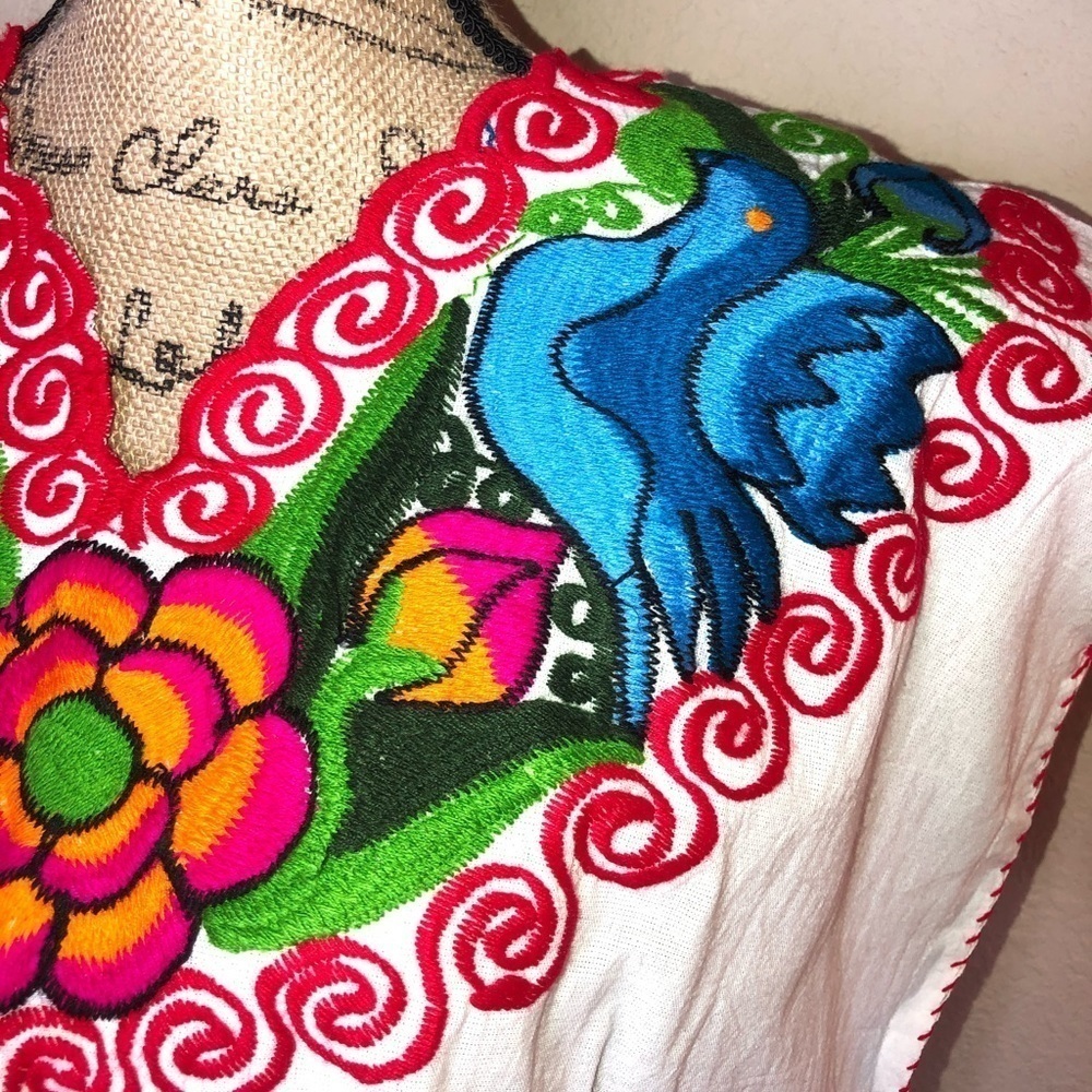 Authentic Mexican Floral Blouse White with Bright Color Embroidery & Birds Sz L - Picture 4 of 6